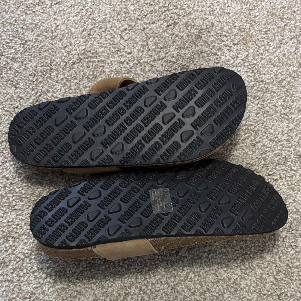 Project cloud Tan Suede Buckle Sandals size 7.5 - Picture 4 of 9